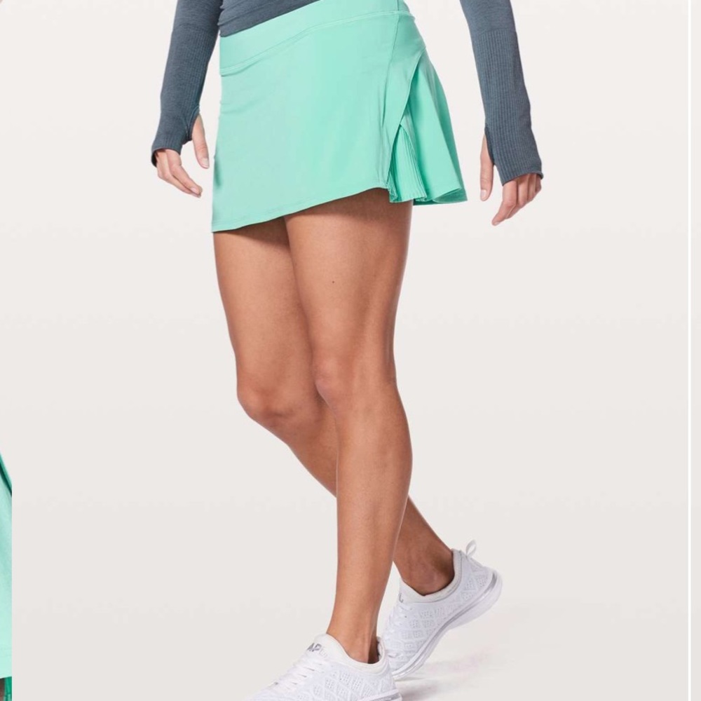 Lululemon Play off the Pleats skirt